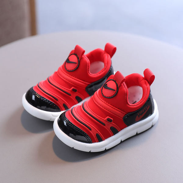 Παιδικά αθλητικά παπούτσια σε τρία χρώματα κατάλληλα για αγόρια