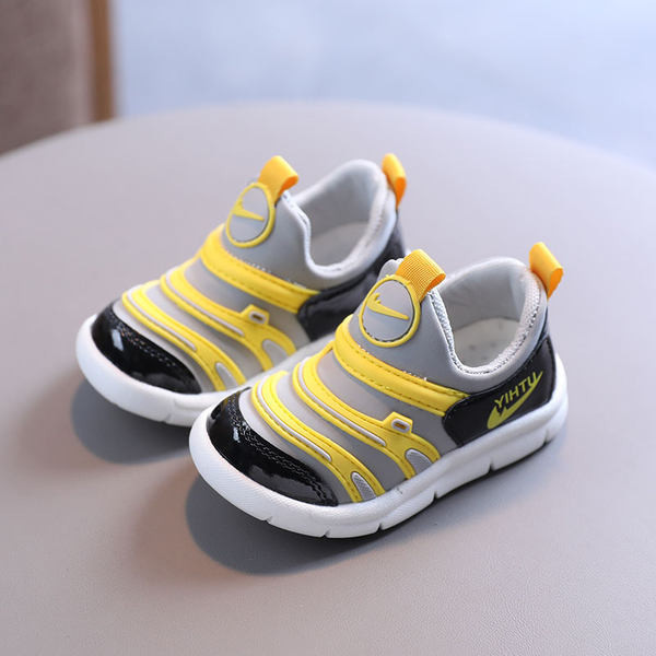 Παιδικά αθλητικά παπούτσια σε τρία χρώματα κατάλληλα για αγόρια