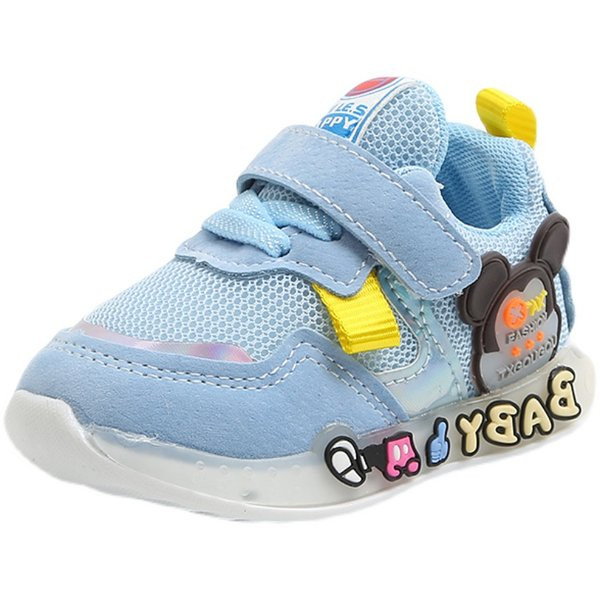 Παιδικά αθλητικά παπούτσια με απλικέ και επιγραφές σε τρία χρώματα