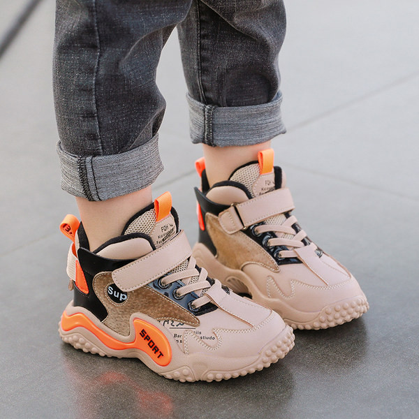 Παιδικά αθλητικά παπούτσια με τραχιά σόλα