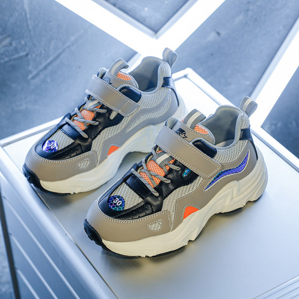 Modern gyerek tornacipő fiúknak