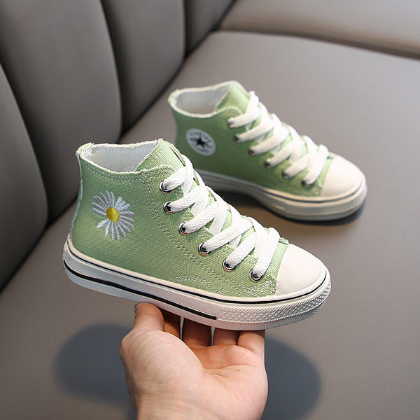 Gyermek tornacipő három színben hímzéssel