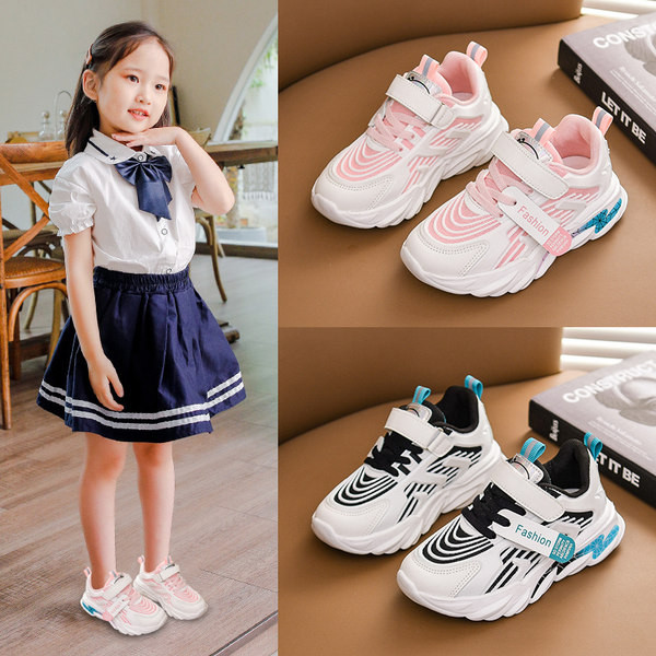 Alkalmi tornacipő tépőzáras foltokkal fiúknak és lányoknak