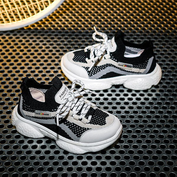 Uus ökonahast ja võrkkangast tossude mudel poistele