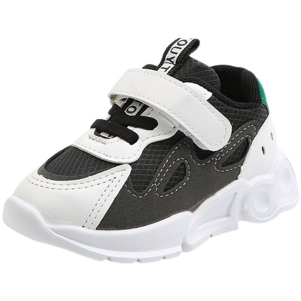 Három színben matricás, lapos talpú gyerekcipő