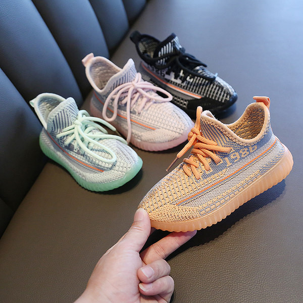 Gyermek textil tornacipő fűzős négy színben