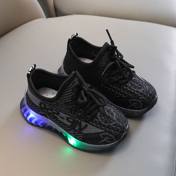 Lameda tallaga vabaaja tossud lastele – helendavad