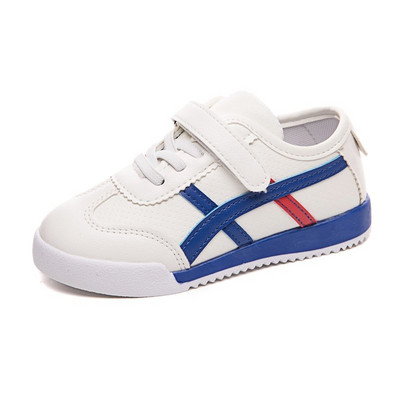 Bērnu kedas ar uzlīmēm un saitēm ar plakanu zoli