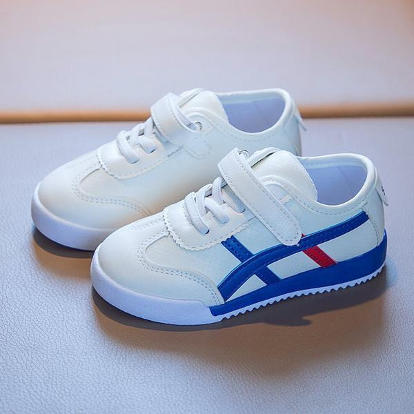 Bērnu kedas ar uzlīmēm un saitēm ar plakanu zoli