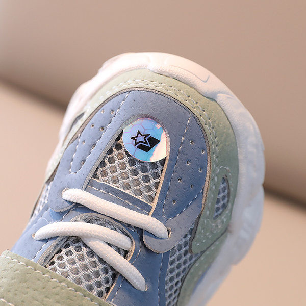 Öko bőrből készült őszi tornacipő fiúknak vagy lányoknak