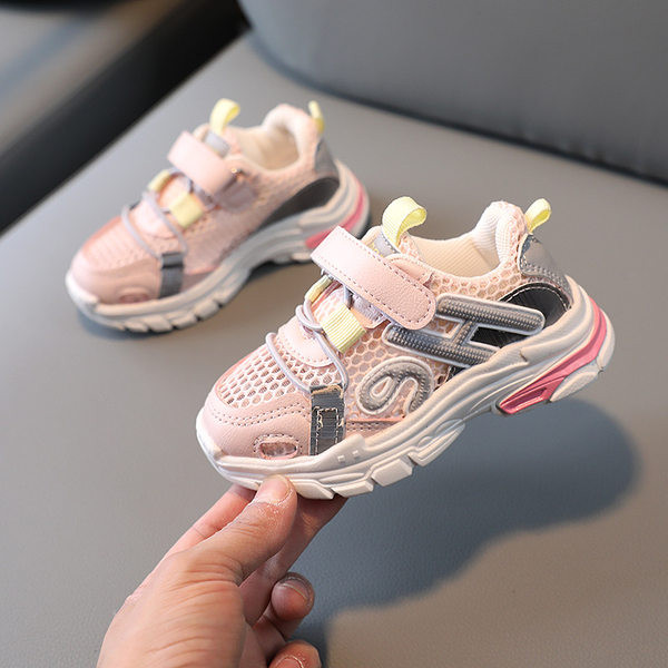 Laste õhku läbilaskvad tikandiga tossud