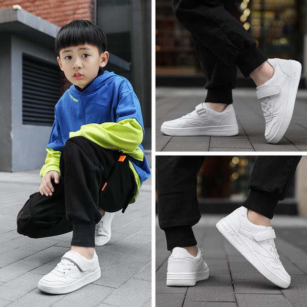 Lapos talpú bőr gyerek tornacipő új modellje