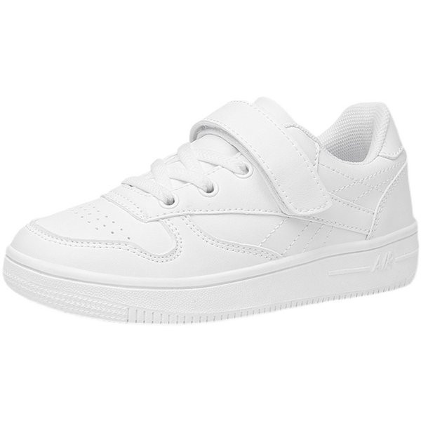 Lapos talpú bőr gyerek tornacipő új modellje