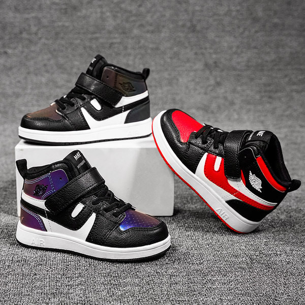 Παιδικά αθλητικά παπούτσια από faux δέρμα με velcro για αγόρια - δύο μοντέλα