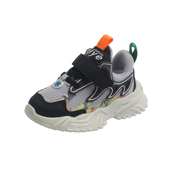 Παιδικά αθλητικά παπούτσια με λουράκια βελκρό και κορδόνια σε τρία χρώματα και τραχιά σόλα