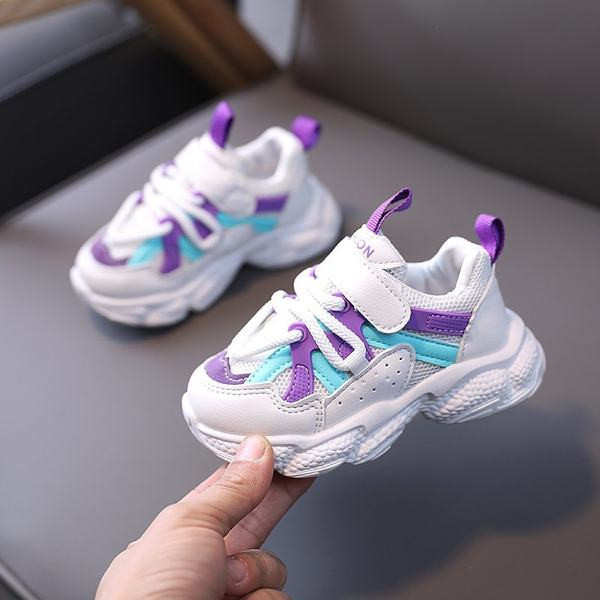 Νέο μοντέλο παιδικά αθλητικά παπούτσια  με κορδόνια σε τρία χρώματα και τραχιά σόλα