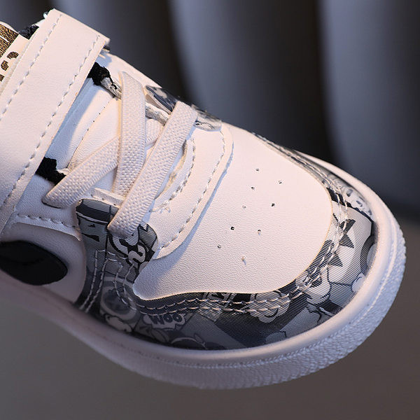 Modern gyerek tornacipő öko bőrből, mintás mintával