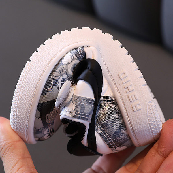 Modern gyerek tornacipő öko bőrből, mintás mintával