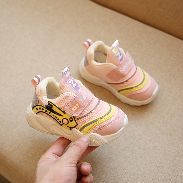 Παιδικά αθλητικά παπούτσια με χρωματιστό μοτίβο σε τρία χρώματα