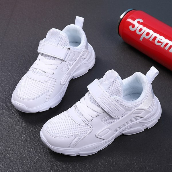 Napi lélegző gyerekcipők fehér és fekete színben fiúknak