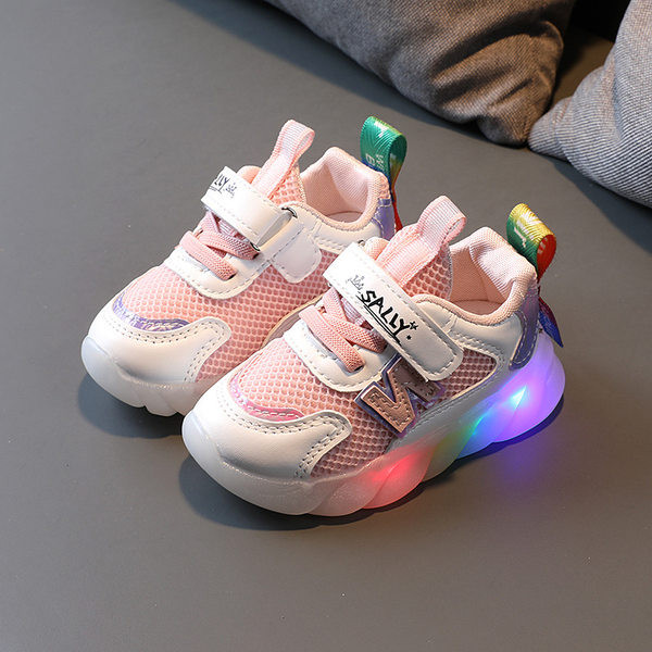 Öko bőrből és textilből készült gyerekcipő, világító talppal