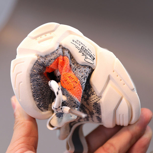 Tavaszi-őszi tornacipő fiúknak vagy lányoknak durva talppal