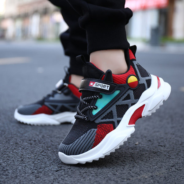 Νέο μοντέλο sneakers σε διάφορα χρώματα