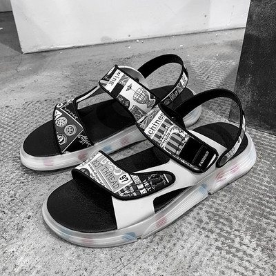 Νέο μοντέλο ανδρικά σανδάλια με επιγραφές και επίπεδη σόλα