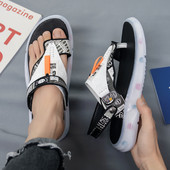 Ανδρικά σανδάλια ανάμεσα στα δάχτυλα