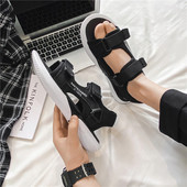 Új feliratos szandálmodell - férfiaknak