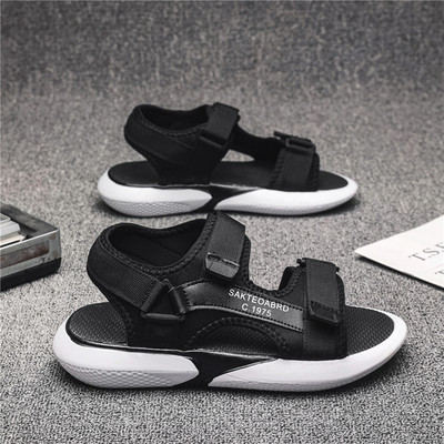 Új feliratos szandálmodell - férfiaknak