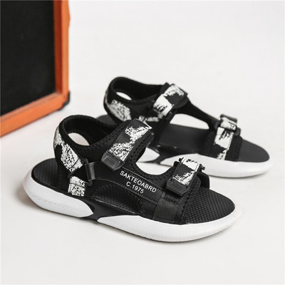 Új feliratos szandálmodell - férfiaknak