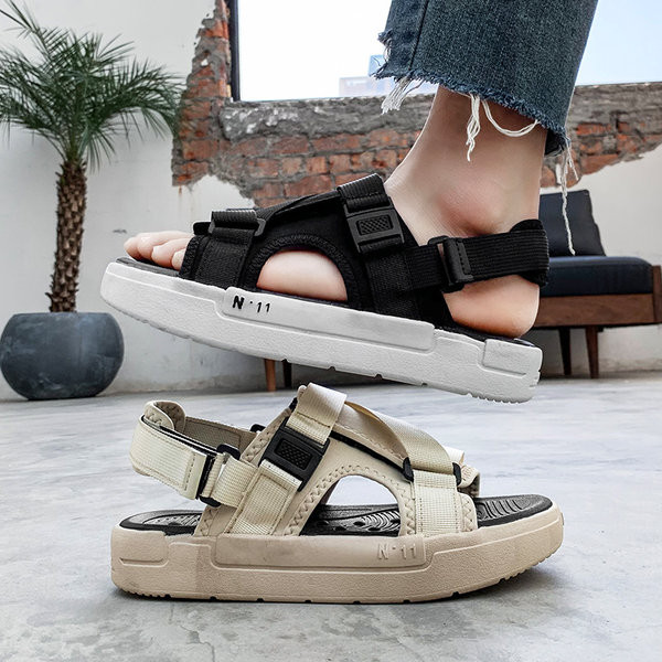 Ανδρικά σανδάλια casual με αγκράφες και επίπεδη σόλα