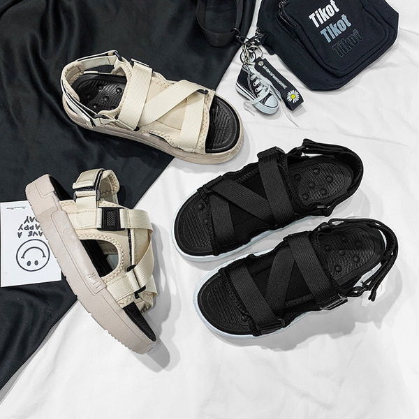 Ανδρικά σανδάλια casual με αγκράφες και επίπεδη σόλα