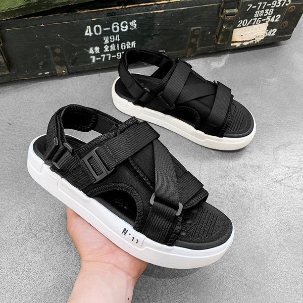 Ανδρικά σανδάλια casual με αγκράφες και επίπεδη σόλα