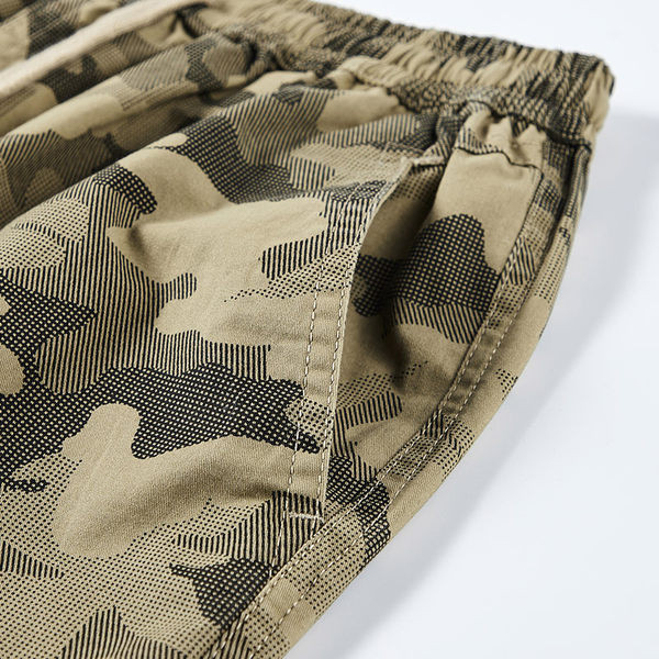 Ανδρικό σορτσάκι casual με μοτίβο καμουφλάζ