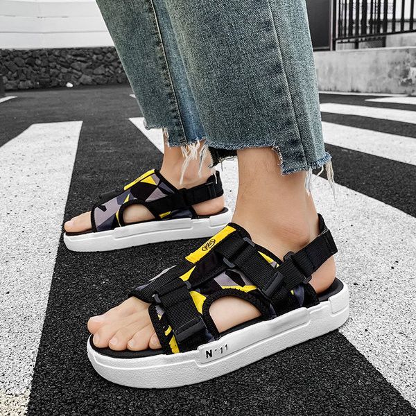 Νέο μοντέλο σανδάλια με επίπεδη σόλα - για άνδρες