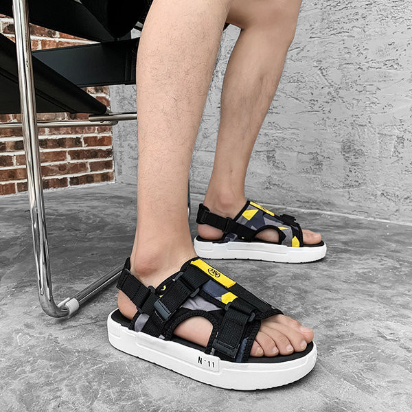 Νέο μοντέλο σανδάλια με επίπεδη σόλα - για άνδρες