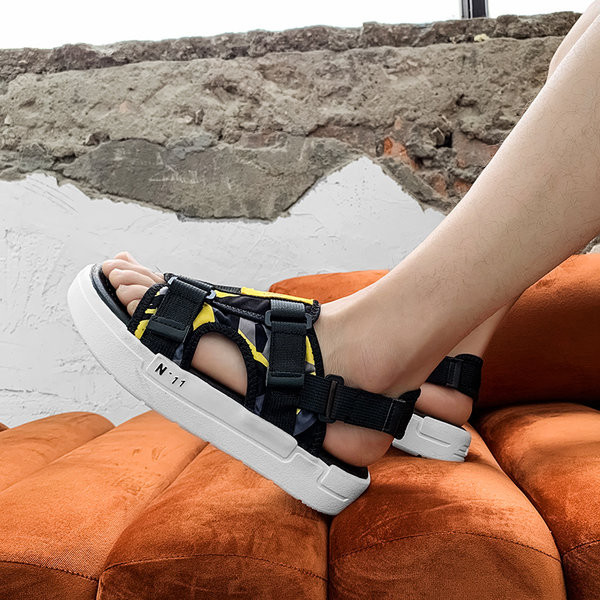 Νέο μοντέλο σανδάλια με επίπεδη σόλα - για άνδρες