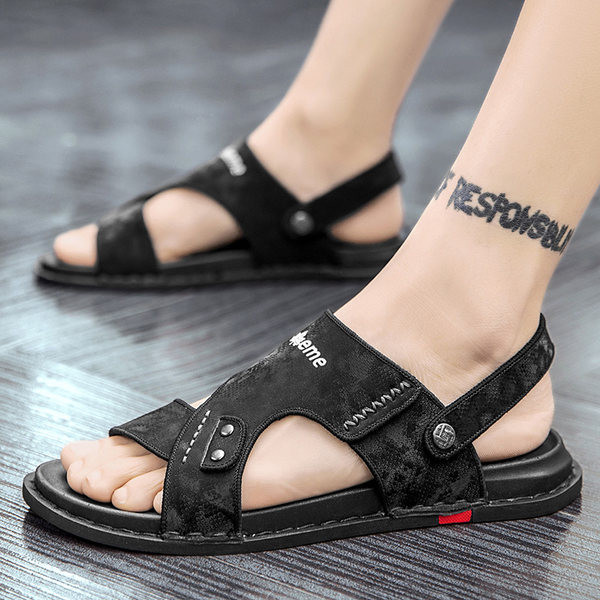 Alkalmi szandál felirattal és lapos talppal