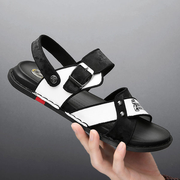 Ανδρικά σανδάλια με επιγραφή και μεταλλική αγκράφα