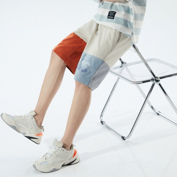 Férfi sport- és alkalmi rövidnadrág felirattal