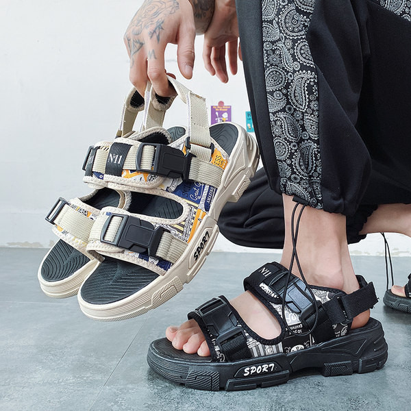 Νέο μοντέλο ανδρικά σανδάλια με πόρπες