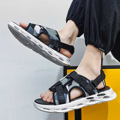 Ανδρικά σανδάλια με τραχιά σόλα - κατάλληλα για την παραλία