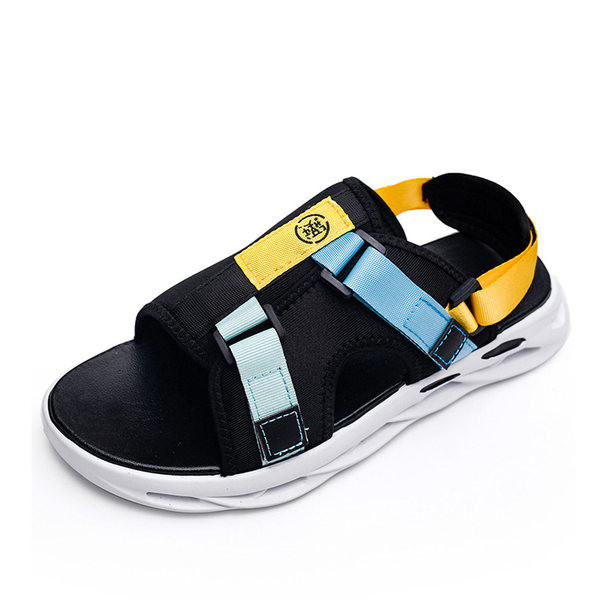 Ανδρικά σανδάλια με τραχιά σόλα - κατάλληλα για την παραλία