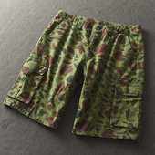 Terepszínű férfi rövidnadrág zsebekkel