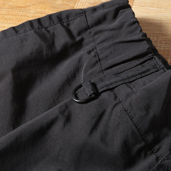 Ανδρικό παντελόνι 3/4 με τσέπες - μαύρο χρώμα