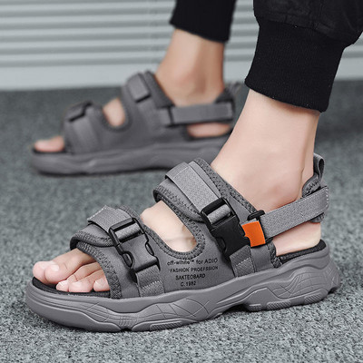 Ανδρικά casual σανδάλια με επιγραφές και αγκράφες