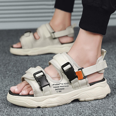 Ανδρικά casual σανδάλια με επιγραφές και αγκράφες