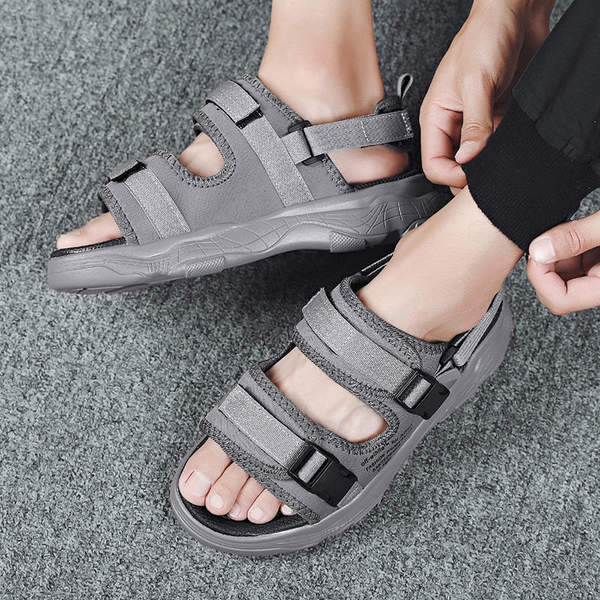 Ανδρικά casual σανδάλια με επιγραφές και αγκράφες